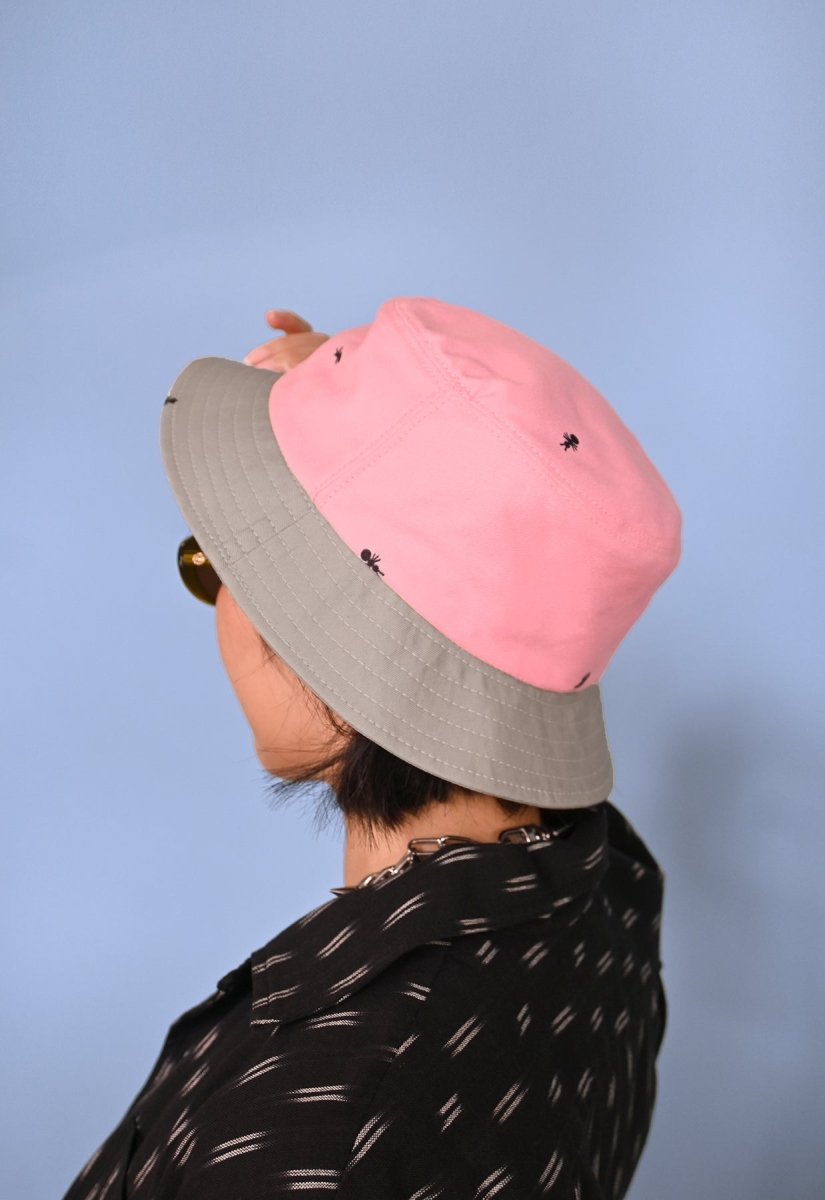 HO HOS HOLE IN THE WALL - "Ants on Your Hat" bucket hat ▲Pink▼Grey